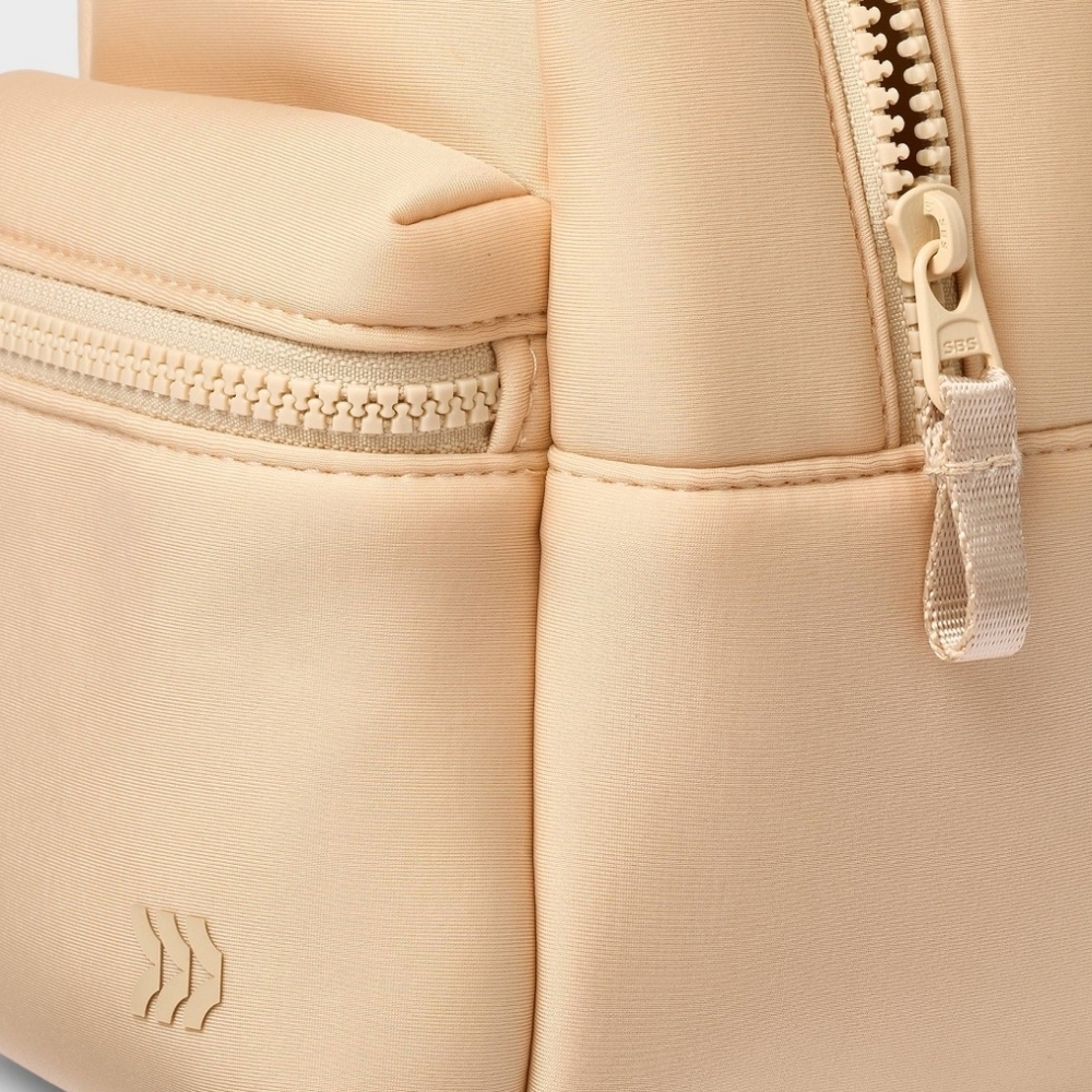 NWT All In Motion Neoprene Mini Backpack Cream - Picture 4 of 9